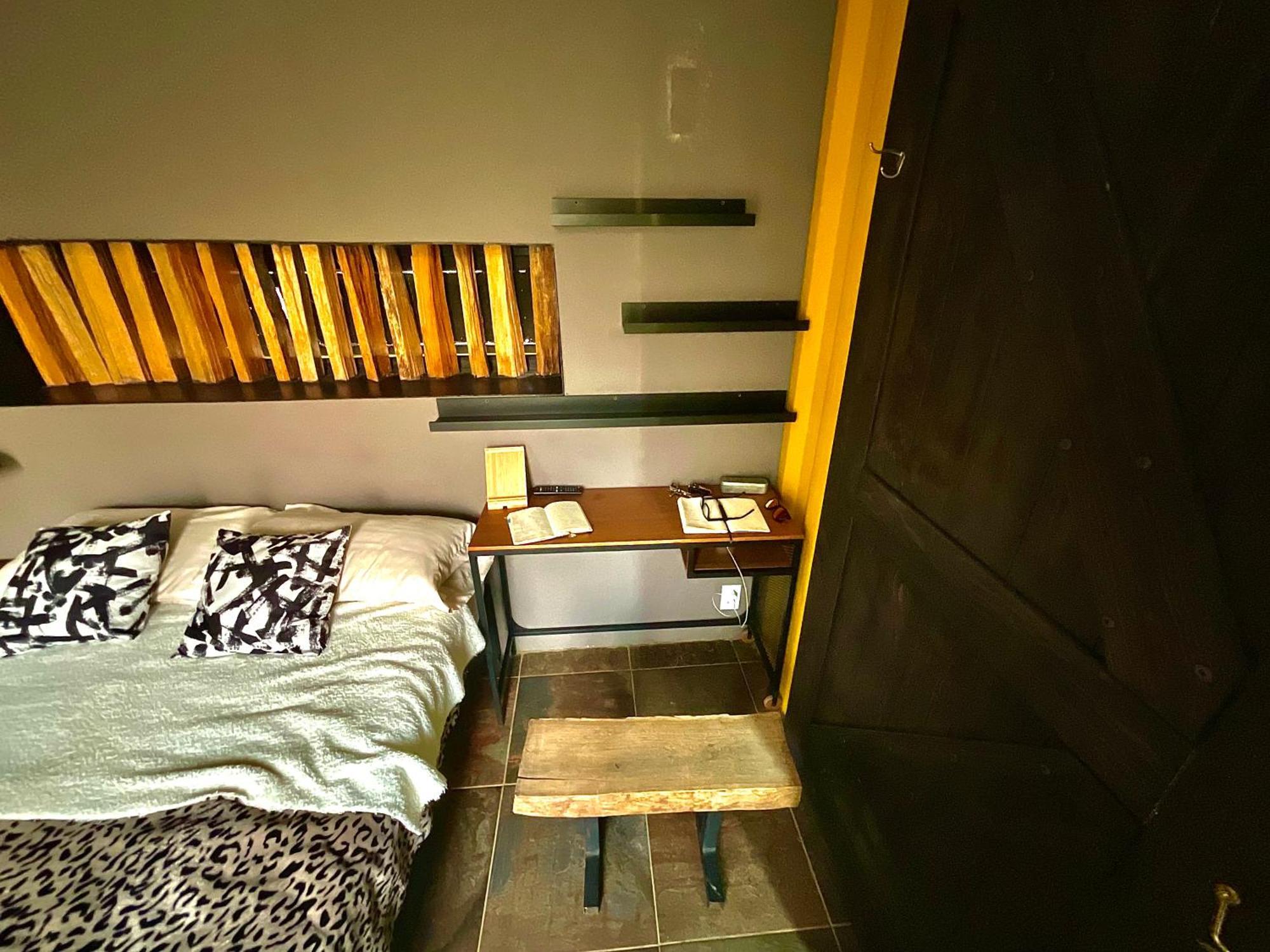 トゥライヤカパン Container Houseアパートホテル エクステリア 写真