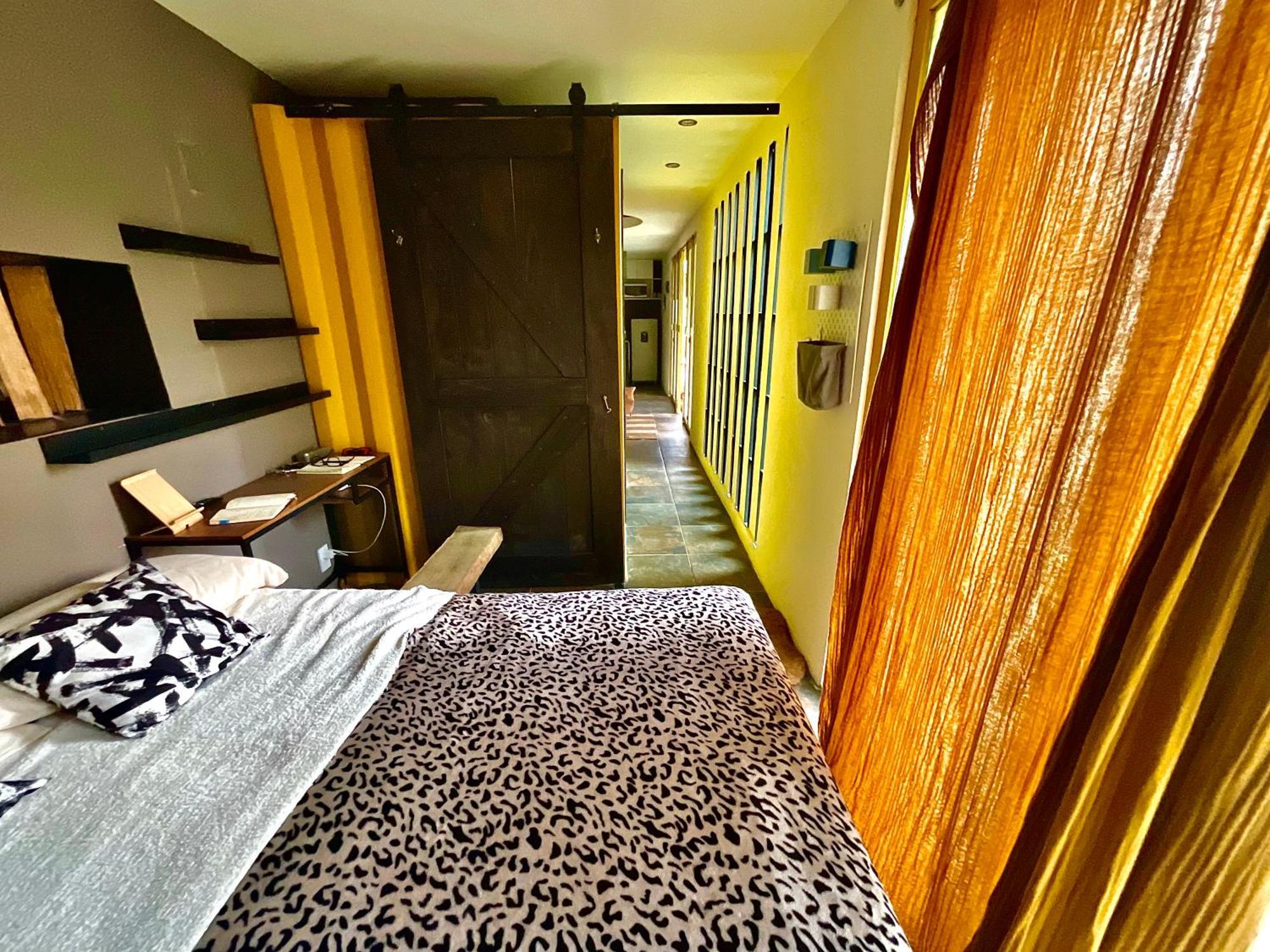 トゥライヤカパン Container Houseアパートホテル エクステリア 写真